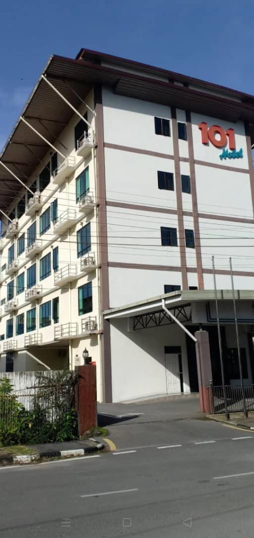 101 Hotel Miri Extérieur photo