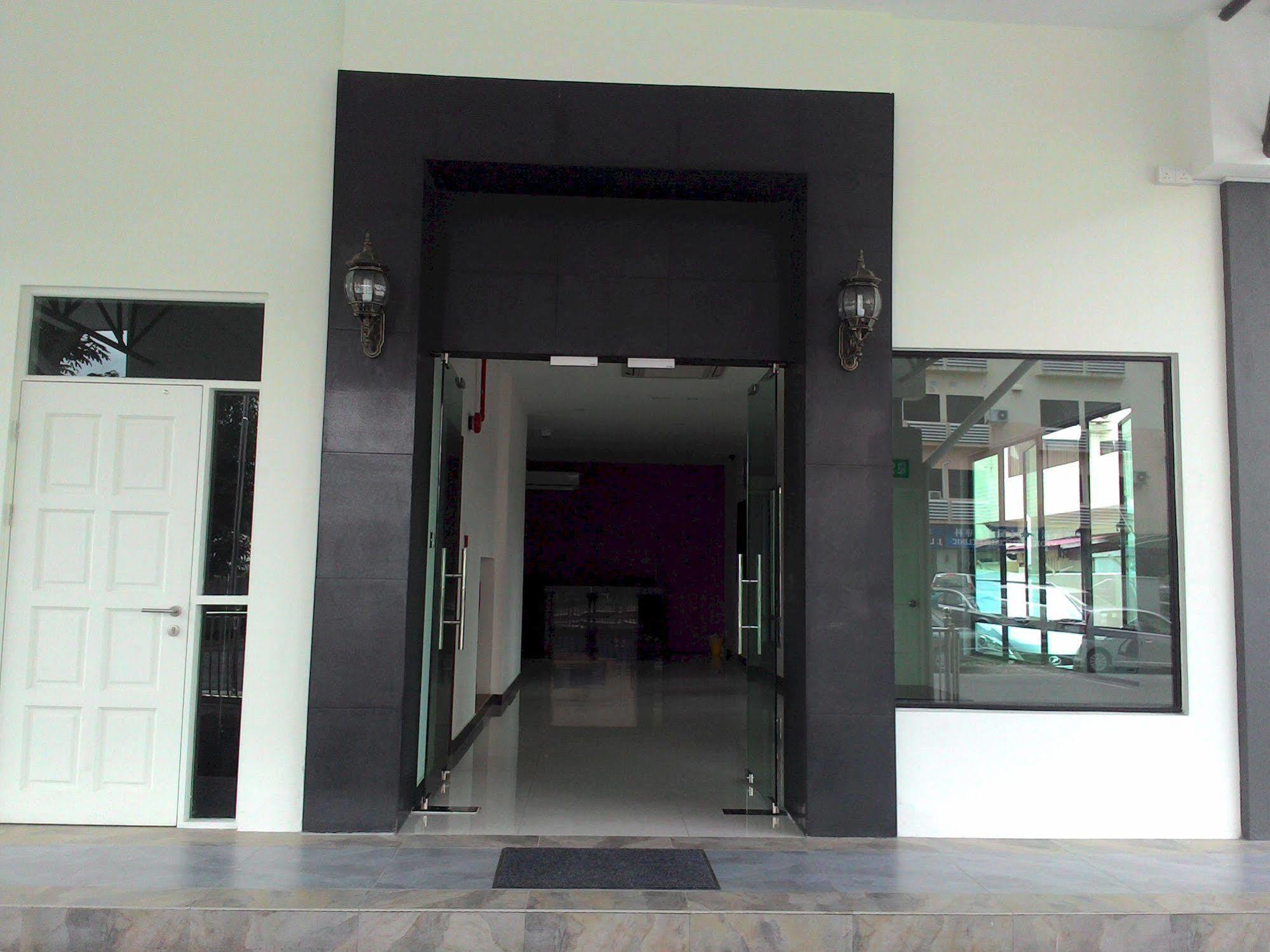 101 Hotel Miri Extérieur photo