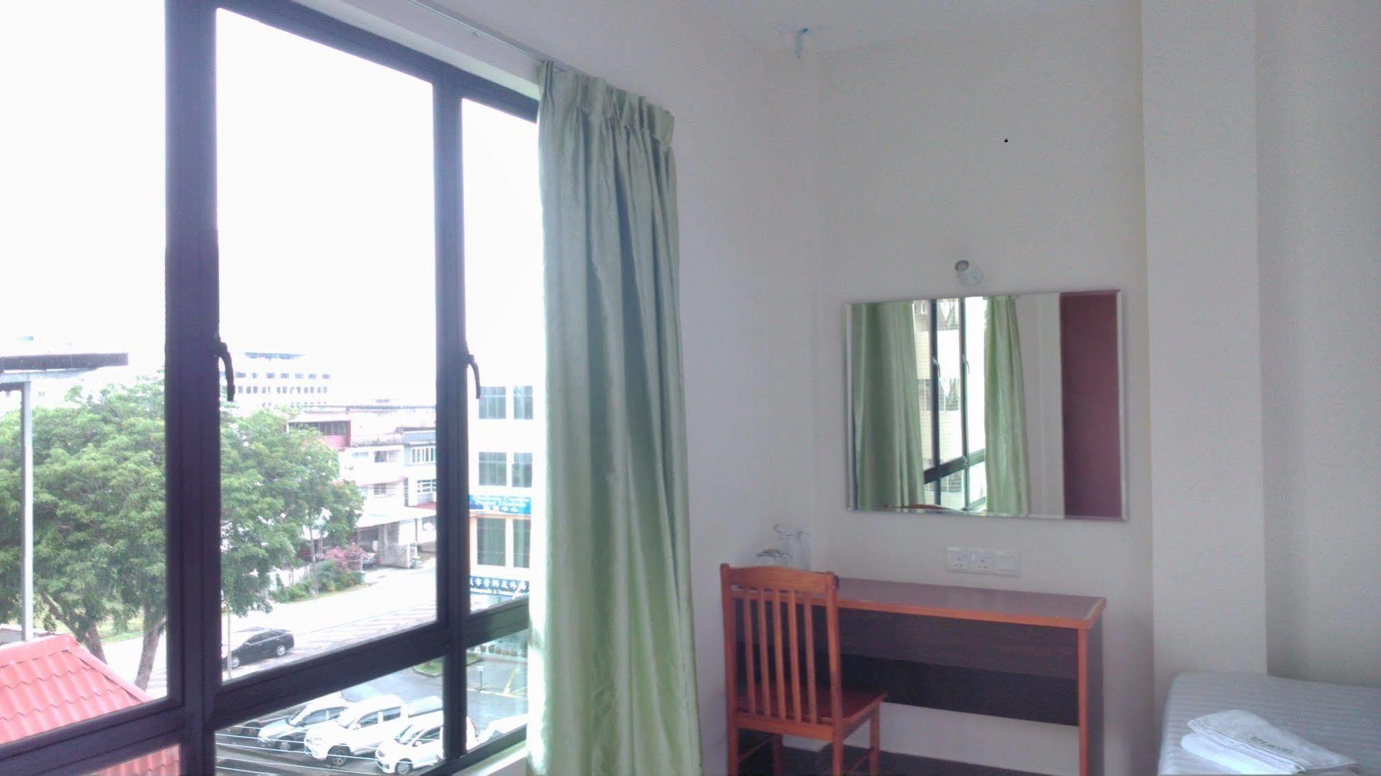 101 Hotel Miri Extérieur photo